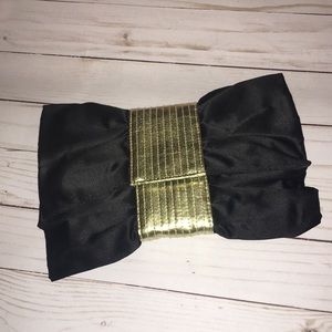 Black and Gold Clutch in near perfect condition